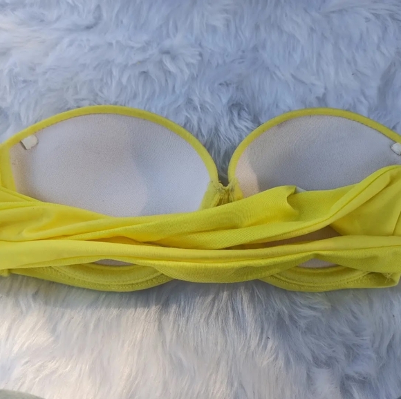 Strapless knotted bikini top - Picture 3 of 3